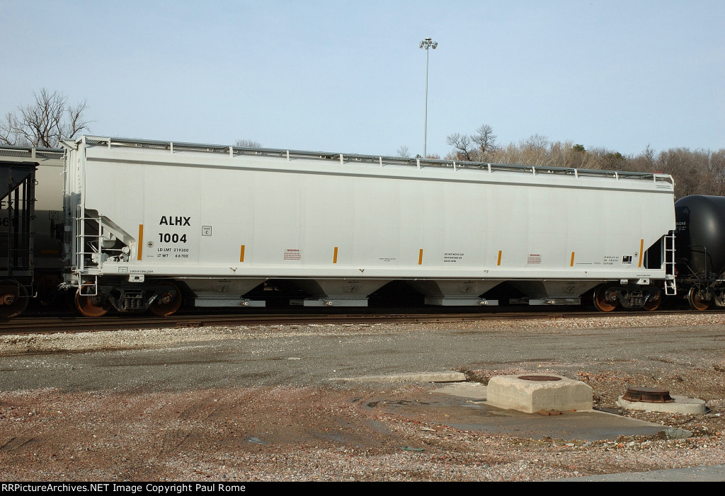 ALHX 1004, 4-Bay Covered Hopper Car NEW on the BNSF at Gibson Yard